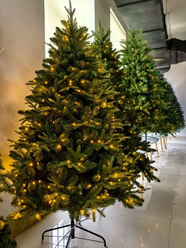 Artificial christmas tree