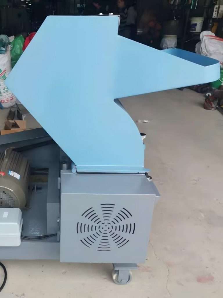 PE Waste Crushing Machine