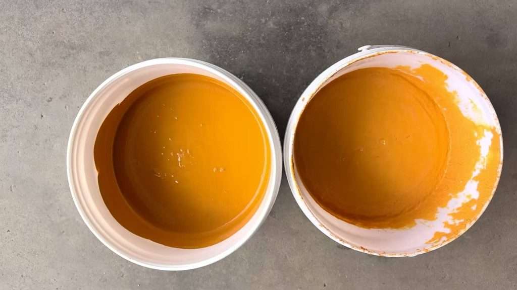 Yellow core paint material for PE Christmas tree branch finishing